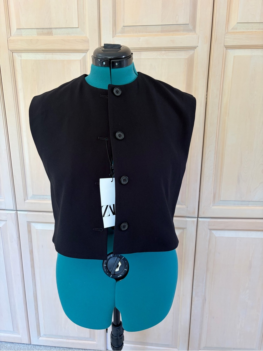 Zara Black Cropped Button Vest